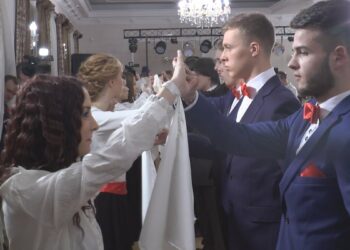 Piękny polonez w wykonaniu uczniów Zespołu Szkół Technicznych w Radomiu
