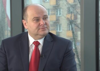 Kosztowniak: samorząd Mazowsza powinien wesprzeć lotnisko w Radomiu