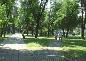 Przetarg na rewitalizację parku Planty ogłoszony. Będzie nowe oświetlenie i wyniesione przejście dla pieszych