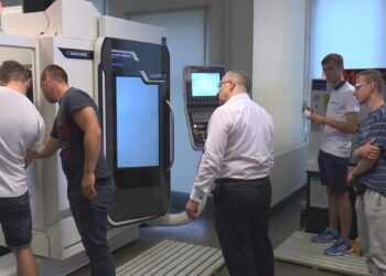 Uniwersytet Technologiczno – Humanistyczny pomaga młodym ludziom podnieść swoje kwalifikacje i znaleźć pracę