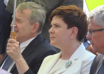 Prezydent Radomia napisał list do premier Beaty Szydło ws. radomskiego lotniska