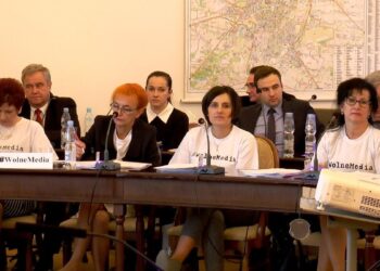 Awantura polityczna w trakcie sesji budżetowej. Były okrzyki „precz z komuną” oraz „precz z faszyzmem”