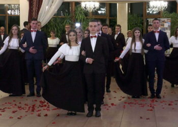 Polonez uczniów „Kopernika”