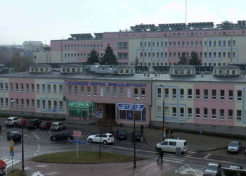 Jeden szpital ma dostawki, drugi puste łóżka. Władze Radomia chcę to zmienić