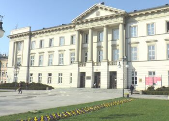 Nowy statut w mazowieckim rzędzie wojewódzkim. Zlikwidują miejsca pracy?