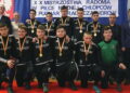 Uczniowie z PSP nr 6 w Radomiu z Pucharem Braci Czachorów