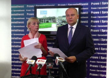 Posłowie PiS z informacją o nakładach na radomską służbę zdrowia w latach 2007-2014