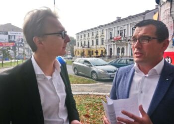 Jest doniesienie do prokuratury Mateusza Wojcieszaka. Jest także odpowiedź Łukasza Podlewskiego