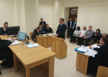 Rozprawa z wniosku Konrada Frysztaka ws. przeciwko Markowi Szaremu i Karolowi Gutkowiczowi