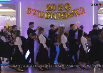 Wyjątkowy polonez w wykonaniu maturzystów Katolickiego Liceum Ogólnokształcącego im. św. Filipa Neri w Radomiu
