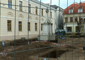Trwają badania archeologiczne przy Farze