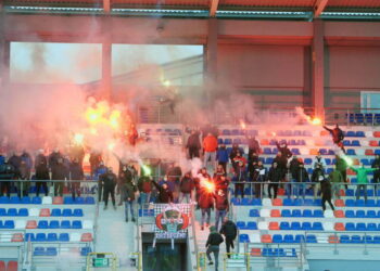 Kibice Radomiaka wsparli swoją drużynę przed wyjazdem do Kielc