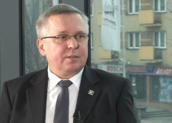 Mordak: polską konstytucję trzeba zmienić