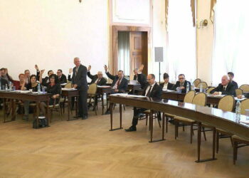 Radpec do prywatyzacji? Radni przegłosowali uchwałę ws. gminnych spółek