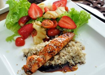 Mixer – łosoś w sosie teriyaki