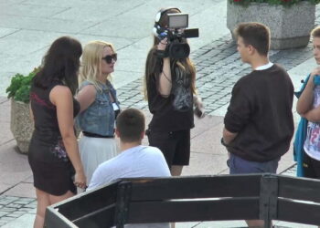 Babie Lato, czyli rzecz o śpiewaniu z policją w tle