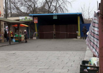 Pójdą z torbami… spod dworca