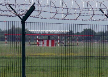 PILNE! Lotnisko z utrudnieniami. Prezes Sidorko: działania wojska bezprawne