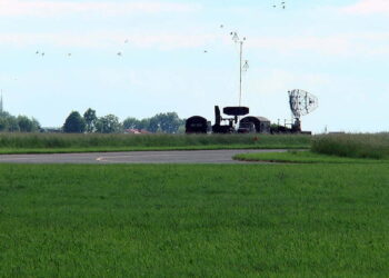 Nie port, a wojsko zarządza strefą powietrzną nad radomskim lotniskiem!