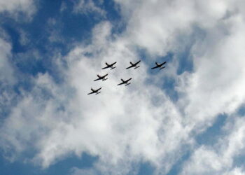 Chcesz więcej informacji o Air Show? Pobierz aplikację