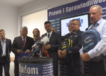 Politycy PiS kupią wyprawki szkolne dla biednych dzieci