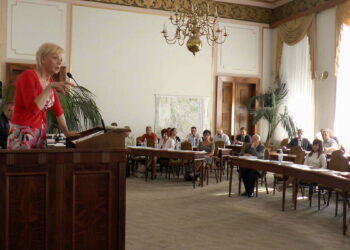 Sesja rady miejskiej: o. Czuma honorowym obywatelem. Będą obligacje za 29 mln zł!