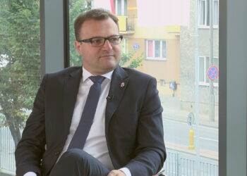 KONTRAST: prezydent Witkowski o przyszłości lotniska i budowie hali