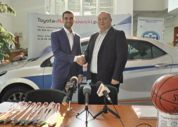 Toyota Romanowski dostarczy auta dla ROSY!