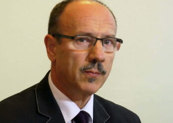 Radny Ryszard Fałek chce pieniędzy na kanapki dla uczniów