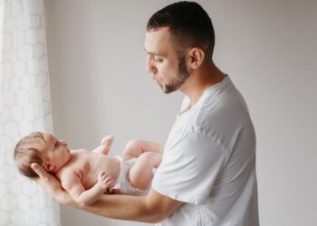 Mężczyźni coraz bardziej angażują się w wychowanie dzieci