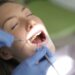 Dentysta przychodzi do domu pacjenta i leczy zęby. U naszych sąsiadów to codzienność