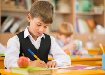 Ocena z zachowania na nowych warunkach? Polacy powiedzieli, co o tym myślą