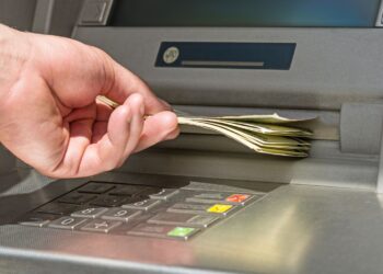 Czy z konta zmarłego można wypłacić pieniądze?