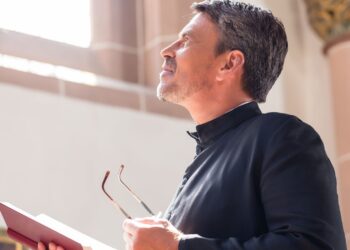 Mowa nienawiści w szkole, smartfony, WF, podwyżki dla nauczycieli. Wiemy, co o tym myśli minister Nowacka