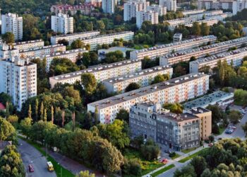 Ceny mieszkań idą w dół. Jeśli kupujesz za gotówkę, opuszczą ci nawet 30 proc.